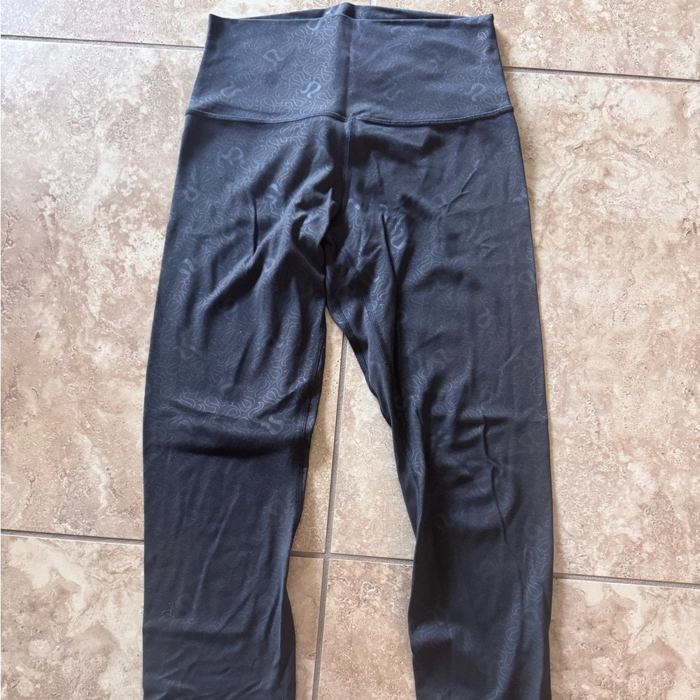 High-Waist Black Lulu Signature Align Leggings Sz 6